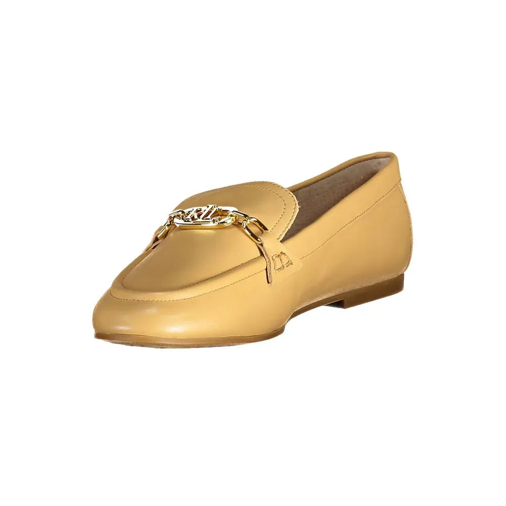 RALPH LAUREN beige leather women's classic loafer with gold chain and RL logo.